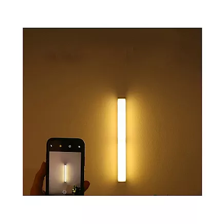 Pašlīmējoša skapja lampa ar kustību sensoru