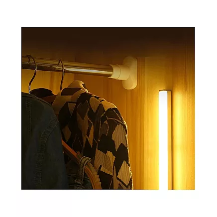 Pašlīmējoša skapja lampa ar kustību sensoru