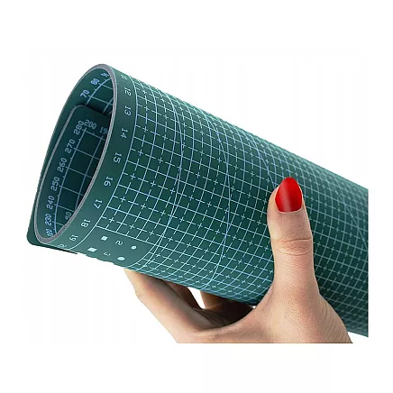 Double-sided cutting mat A4