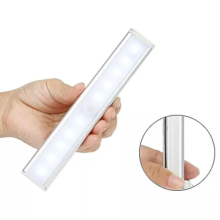 Pašlīmējoša skapja gaismas sloksne ar kustības un krēslas sensoru