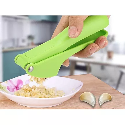 Garlic press hand squeezer crusher