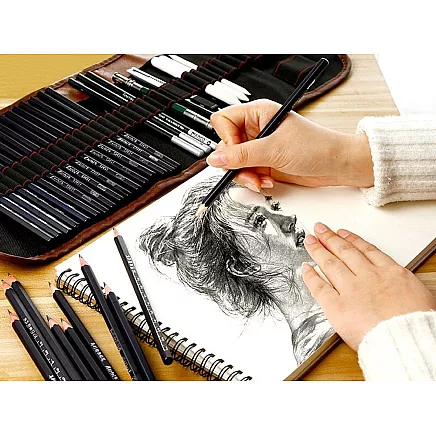 Profesionāls skicēšanas, rasēšanas un zīmēšanas zīmuļu komplekts auduma maciņā, 29 gb.