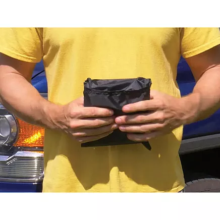 Anti-frost car windscreen mat