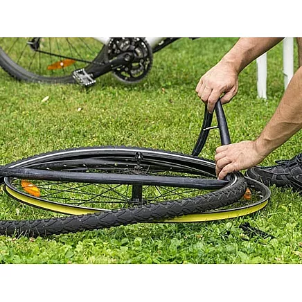 Velosipēda kamera 24 x 1.75/2.125 ar auto ventili, butila, melna