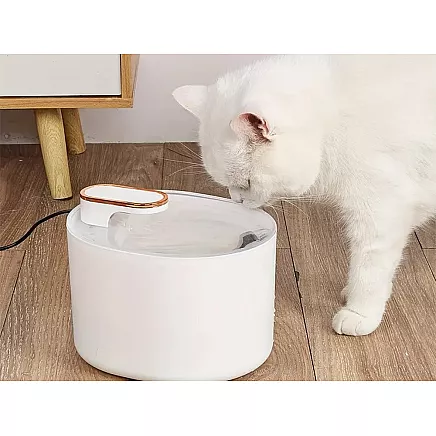 Automātisks kaķu un suņu dzirdītājs ar ūdens filtru