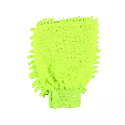 Microfibre cloth glove for cleaning the car wash on the hand
