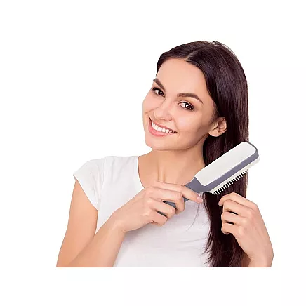 Self-cleaning hair brush for combing anti-static combing