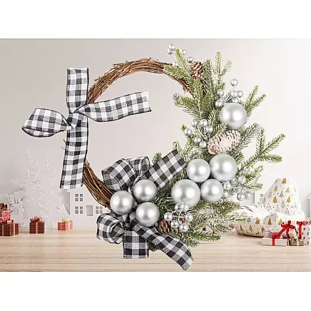 Ziemassvētku vainags durvju sienas dekors