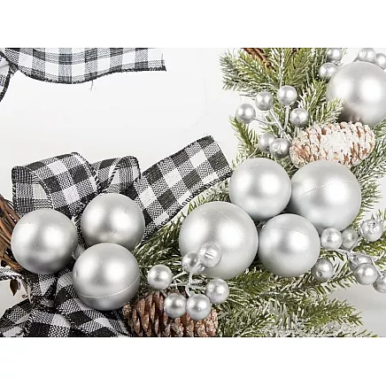 Ziemassvētku vainags durvju sienas dekors