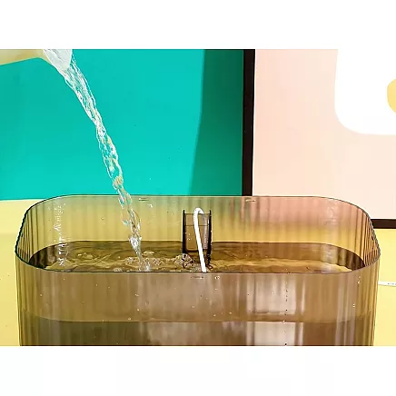 Automātiskā kaķu un suņu ūdens strūklaka ar filtru un barošanas trauku