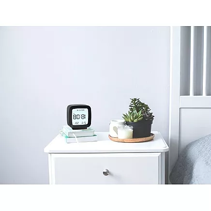 Alarm clock with date and temperature with snooze function lcd moisture in the air