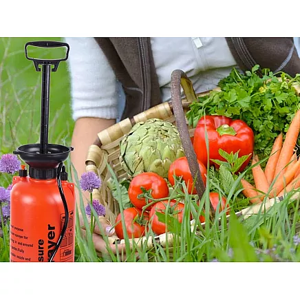 Rokas spiediena dārza smidzinātājs ar garu lance, 8L, siksna, oranžs