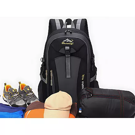 Backpack 40l black travel hiking trekking strong in the mountains durable