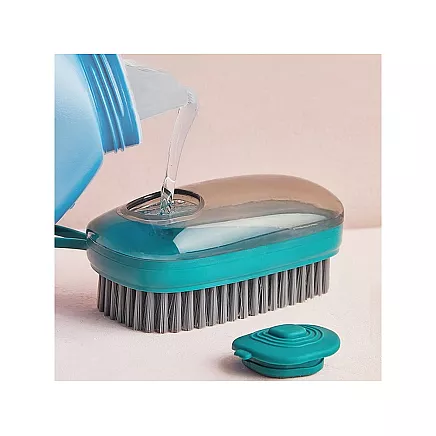 Cleaning brush with fluid dispenser