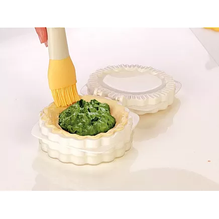 Cake tin cutter interchangeable filling inserts